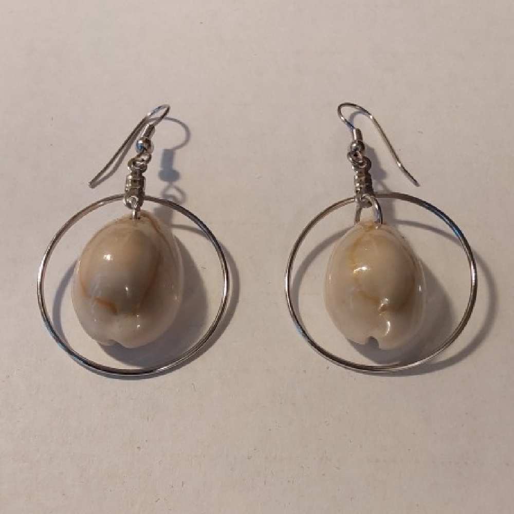 Chic Silver and Cream Dangle Earrings - NWOT